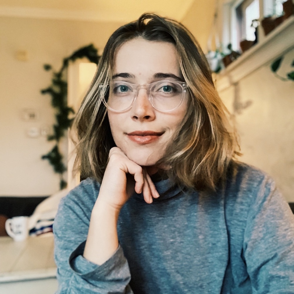 Meet your Posher, Cassandra